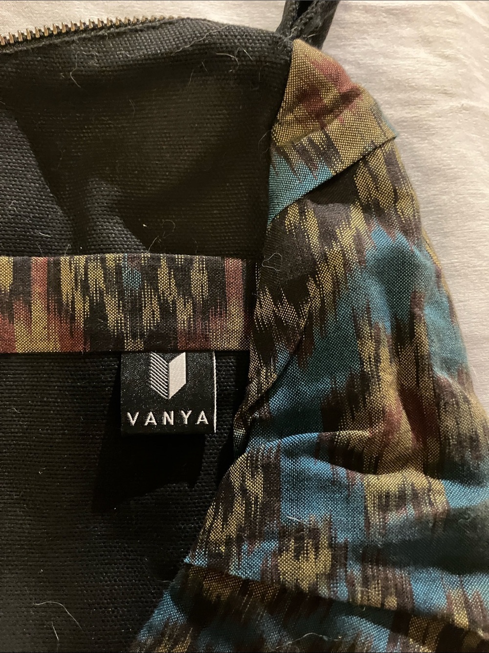 Vanya cross body hobo bag with 26” adjustable drop  Guatemalan fabric - Picture 2 of 11